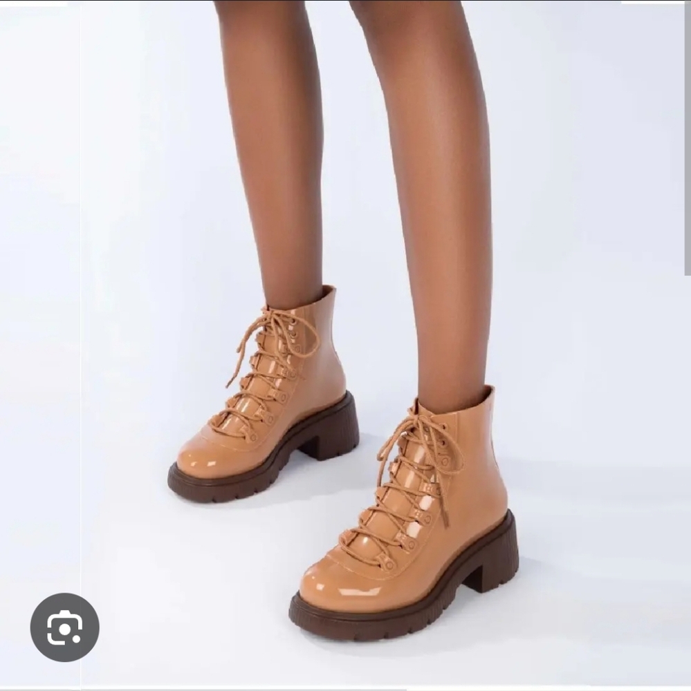 Melissa Cosmo Women's Tan Ankle Boots